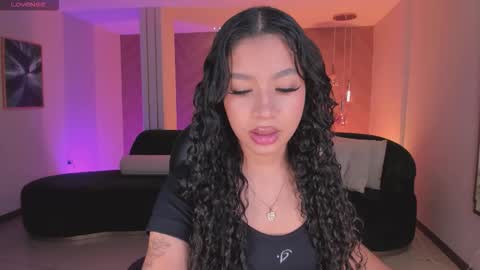 Sophie Houston online show from December 4, 2025, 4:22 am