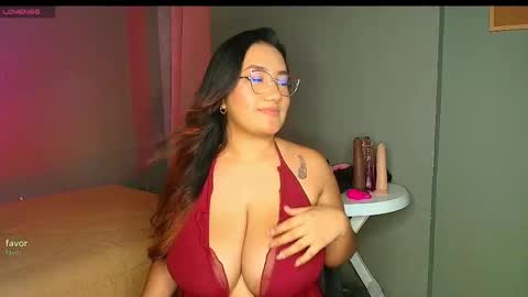 sophiejuicy_ online show from September 25, 2025, 12:58 am