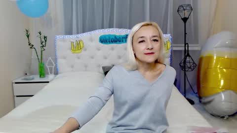 sophiekittyy online show from September 25, 2025, 6:28 am