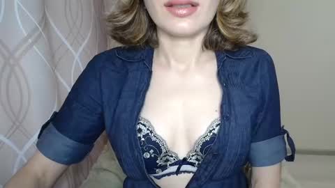 Sophiemisss online show from October 16, 2025, 10:16 am