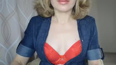 Sophiemisss online show from November 2, 2025, 8:06 am