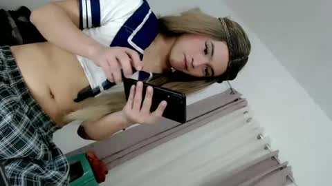 SOPHIEX online show from June 25, 2026, 5:23 am