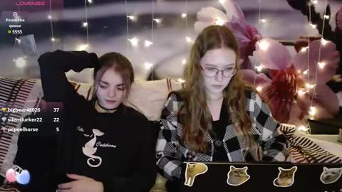 Sophie and my bestie Mandy    online show from February 22, 2025, 1:13 pm