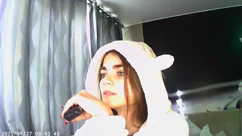 Sophie and my bestie Mandy    online show from September 26, 2025, 10:30 am