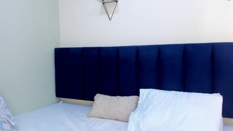 sophieturner_mg online show from April 18, 2026, 7:18 pm