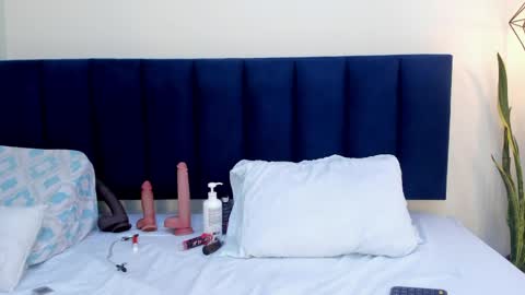 sophieturner_mg online show from April 20, 2026, 7:59 pm