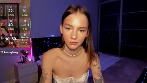sophiewildcat online show from March 18, 2026, 10:35 pm