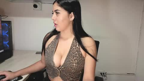 Sophiee online show from April 16, 2026, 11:40 pm