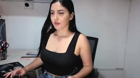 Sophiee online show from May 1, 2026, 12:04 am