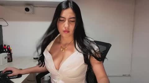 Sophiee online show from May 18, 2026, 11:54 pm