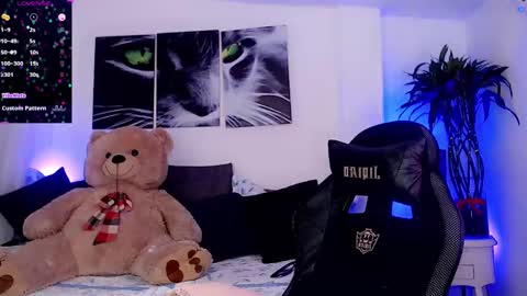 Sophie Sweet online show from February 1, 2025, 7:57 am