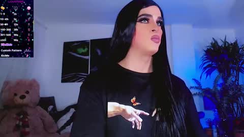 Sophie Sweet online show from September 26, 2025, 11:25 am