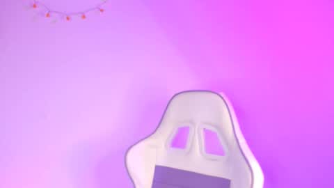 Sophiie Williams online show from February 6, 2025, 8:18 am