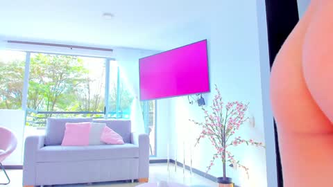 YULITZA online show from January 27, 2025, 5:04 pm