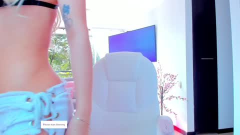 YULITZA online show from January 30, 2025, 1:21 pm