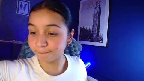 Snapshot of sophyadams_ chatting on February 25, 2026, 7:23 pm Sophy online show from February 25, 2026, 7:23 pm