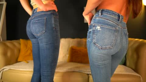 Snapshot of sophydiva chatting on November 2, 2025, 4:15 am Sophydiva online show from November 2, 2025, 4:15 am