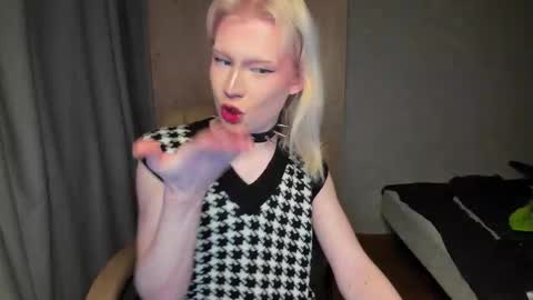 soska_albinosk online show from January 15, 2026, 8:01 pm