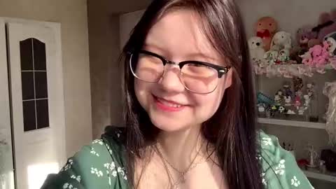 lily online show from October 18, 2025, 5:54 am