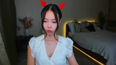 soulharmoonyy online show from October 1, 2025, 1:17 pm