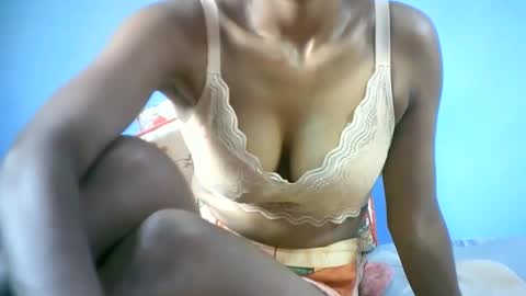 Snapshot of sourayaa chatting on February 28, 2026, 7:42 am sourayaa online show from February 28, 2026, 7:42 am