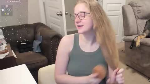 Bunnydathug online show from December 17, 2025, 9:59 am