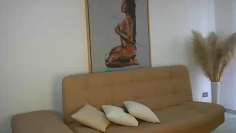 sow_fitt online show from September 24, 2025, 8:34 pm