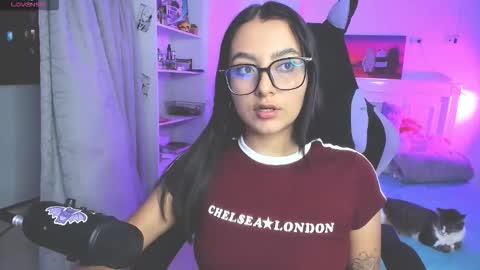 Lili online show from October 31, 2025, 12:11 am