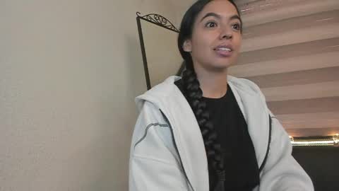 Snapshot of soy_gabrielaa chatting on May 19, 2026, 12:55 pm soy_gabrielaa online show from May 19, 2026, 12:55 pm