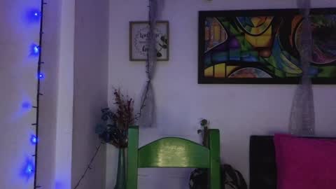 soy_isabel online show from December 27, 2024, 2:04 am