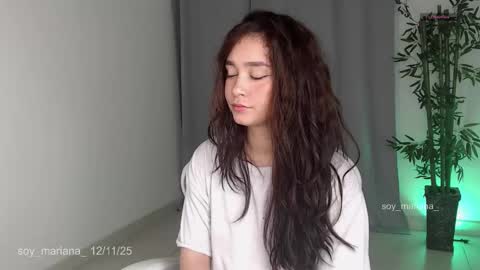 M A R I A N A online show from November 13, 2025, 2:21 am