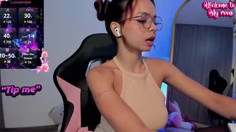 sheila smitt  online show from March 12, 2025, 2:20 am