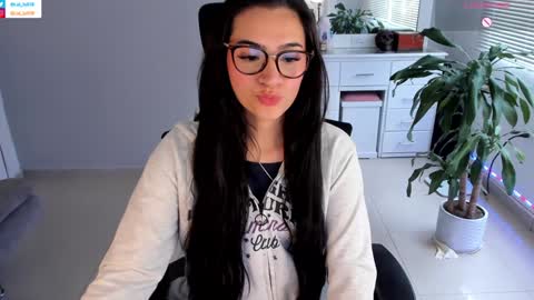 Luisa    online show from January 17, 2025, 8:22 pm