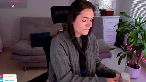 Luisa    online show from February 22, 2025, 8:20 pm