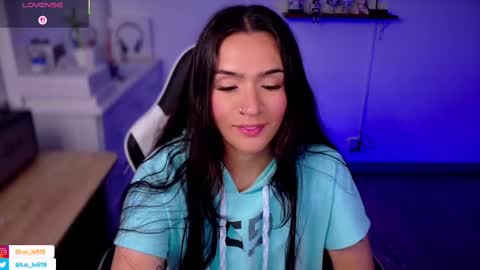 Luisa    online show from October 3, 2025, 9:01 pm