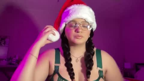 Soyoceanne online show from December 20, 2025, 4:19 am