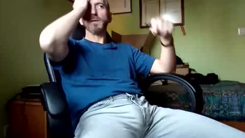 Manu  online show from December 1, 2025, 3:28 pm