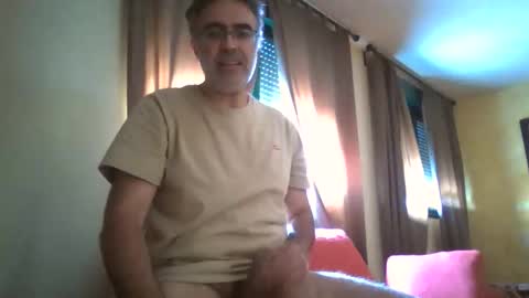 Snapshot of spanishshow chatting on May 18, 2026, 11:16 am spanishshow online show from May 18, 2026, 11:16 am