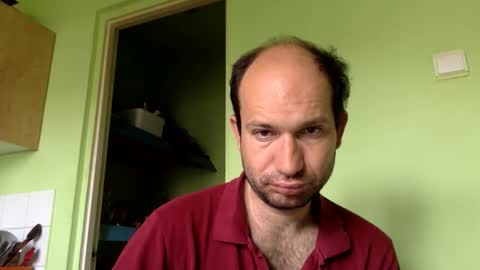 Snapshot of sparei7 chatting on May 15, 2026, 10:11 am Snaiky online show from May 15, 2026, 10:11 am
