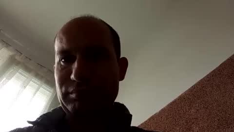 Snapshot of sparei7 chatting on May 17, 2026, 9:28 am Snaiky online show from May 17, 2026, 9:28 am