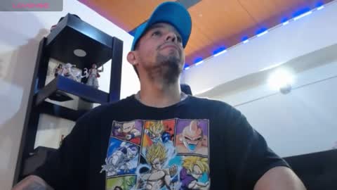 Snapshot of spartacus_cam chatting on December 4, 2024, 6:11 am     online show from December 4, 2024, 6:11 am