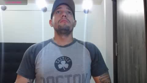 Snapshot of spartacus_cam chatting on December 23, 2024, 9:05 am     online show from December 23, 2024, 9:05 am