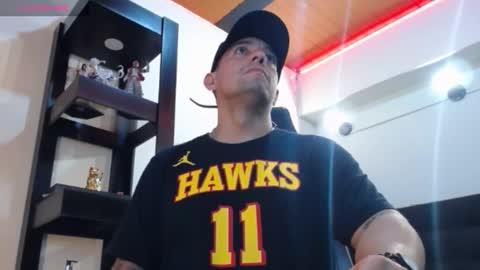 Snapshot of spartacus_cam chatting on December 27, 2024, 5:20 am     online show from December 27, 2024, 5:20 am