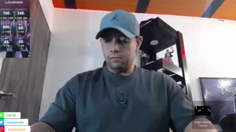 Snapshot of spartacus_cam chatting on January 4, 2025, 5:27 am     online show from January 4, 2025, 5:27 am