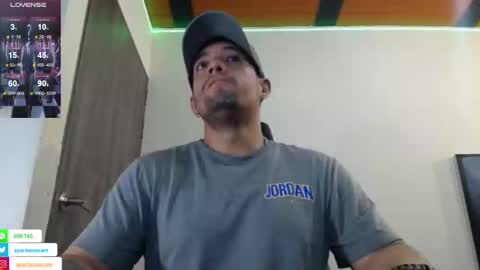 Snapshot of spartacus_cam chatting on January 30, 2025, 5:41 am     online show from January 30, 2025, 5:41 am