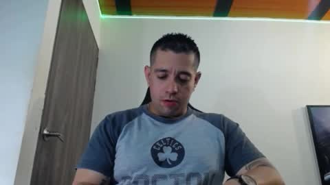 Snapshot of spartacus_cam chatting on February 11, 2025, 5:58 am     online show from February 11, 2025, 5:58 am
