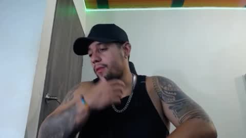 Snapshot of spartacus_cam chatting on March 4, 2025, 5:42 am     online show from March 4, 2025, 5:42 am