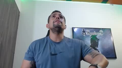 Snapshot of spartacus_cam chatting on September 9, 2025, 5:18 am     online show from September 9, 2025, 5:18 am