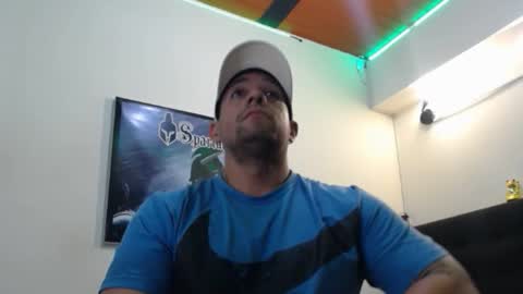 Snapshot of spartacus_cam chatting on September 20, 2025, 7:09 am     online show from September 20, 2025, 7:09 am