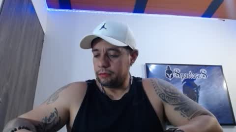 Snapshot of spartacus_cam chatting on September 24, 2025, 6:06 am     online show from September 24, 2025, 6:06 am